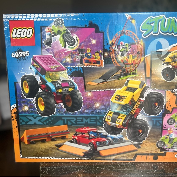 Lego Stunt Show Arena - Box Never Opened! Brand-New! #60295 - Picture 3 of 4
